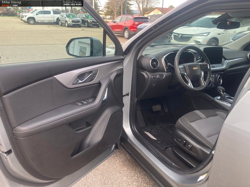Used 2023 Chevrolet Blazer LT w/ Driver Confidence Package image 13
