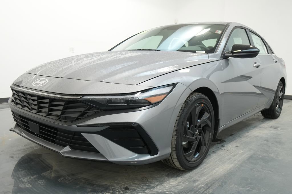 New 2026 Hyundai Elantra SEL Sport image 3