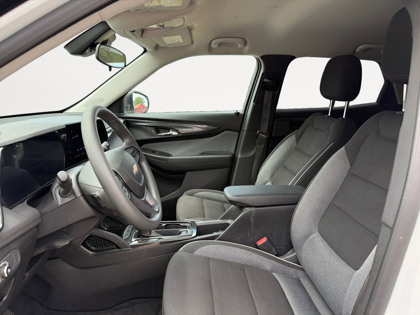 Used 2025 Chevrolet TrailBlazer LS image 9