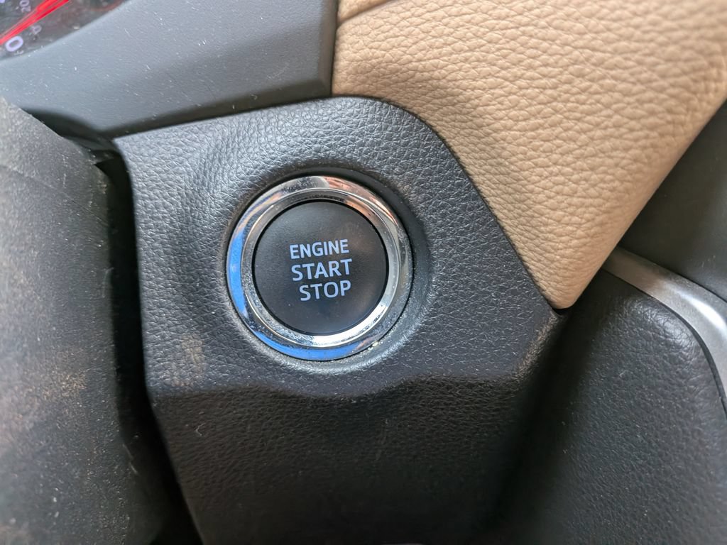 Used 2020 Toyota RAV4 XLE w/ All Weather Liner Package AWD/4WD image 18
