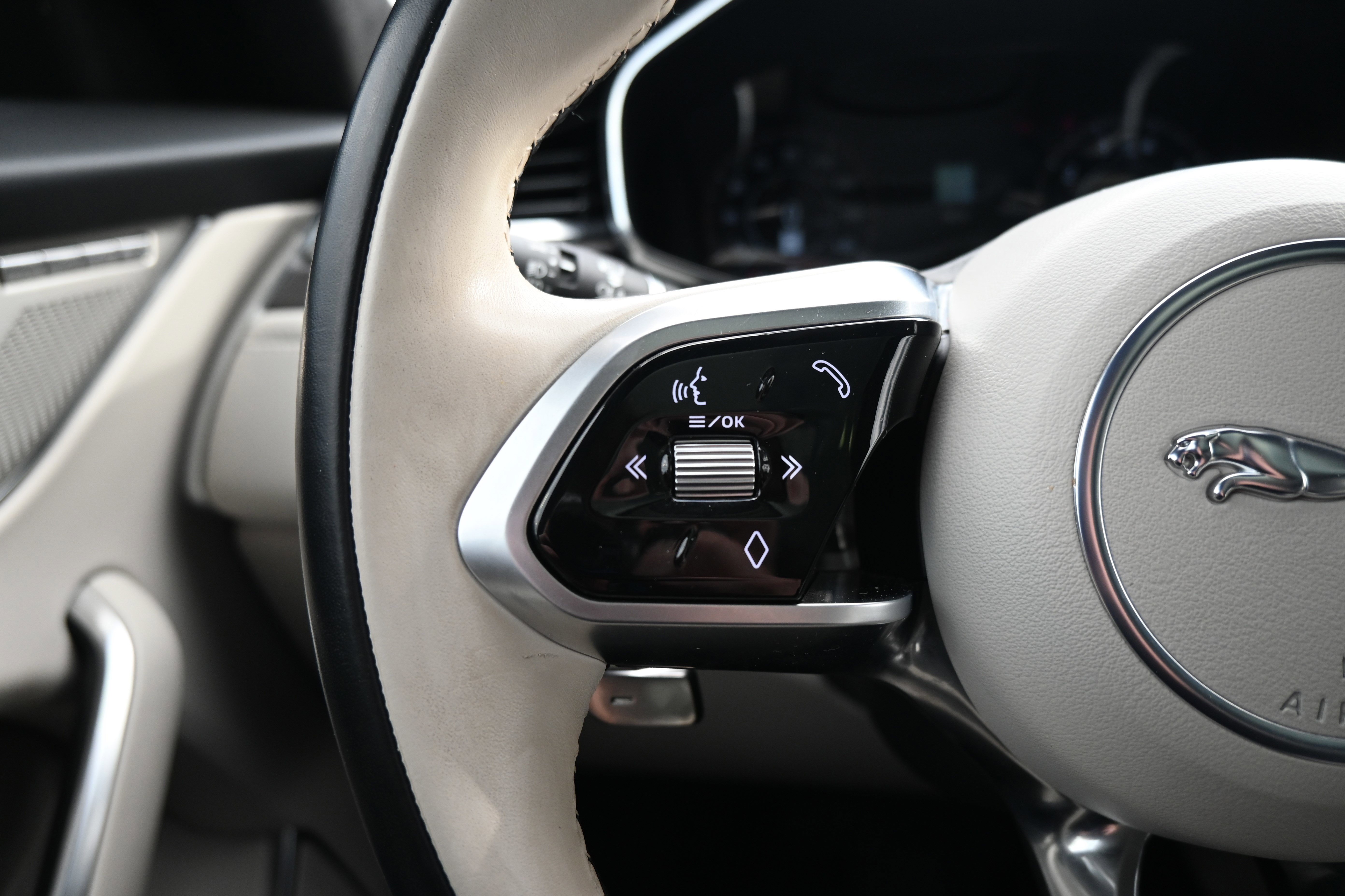 Used 2023 Jaguar F-PACE S image 30