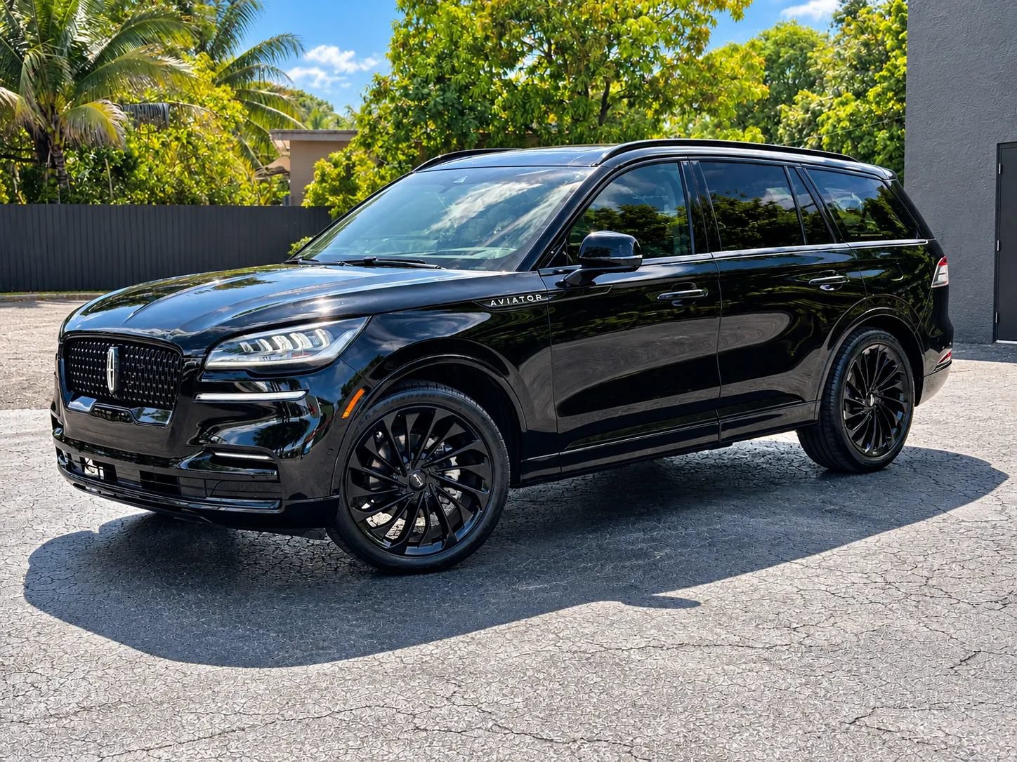 Used 2023 Lincoln Aviator Reserve w/ Equipment Group 201A RWD image 5
