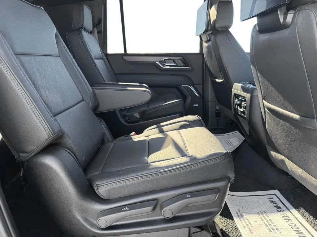 New 2026 GMC Yukon XL Denali w/ Denali Reserve Package AWD/4WD image 18