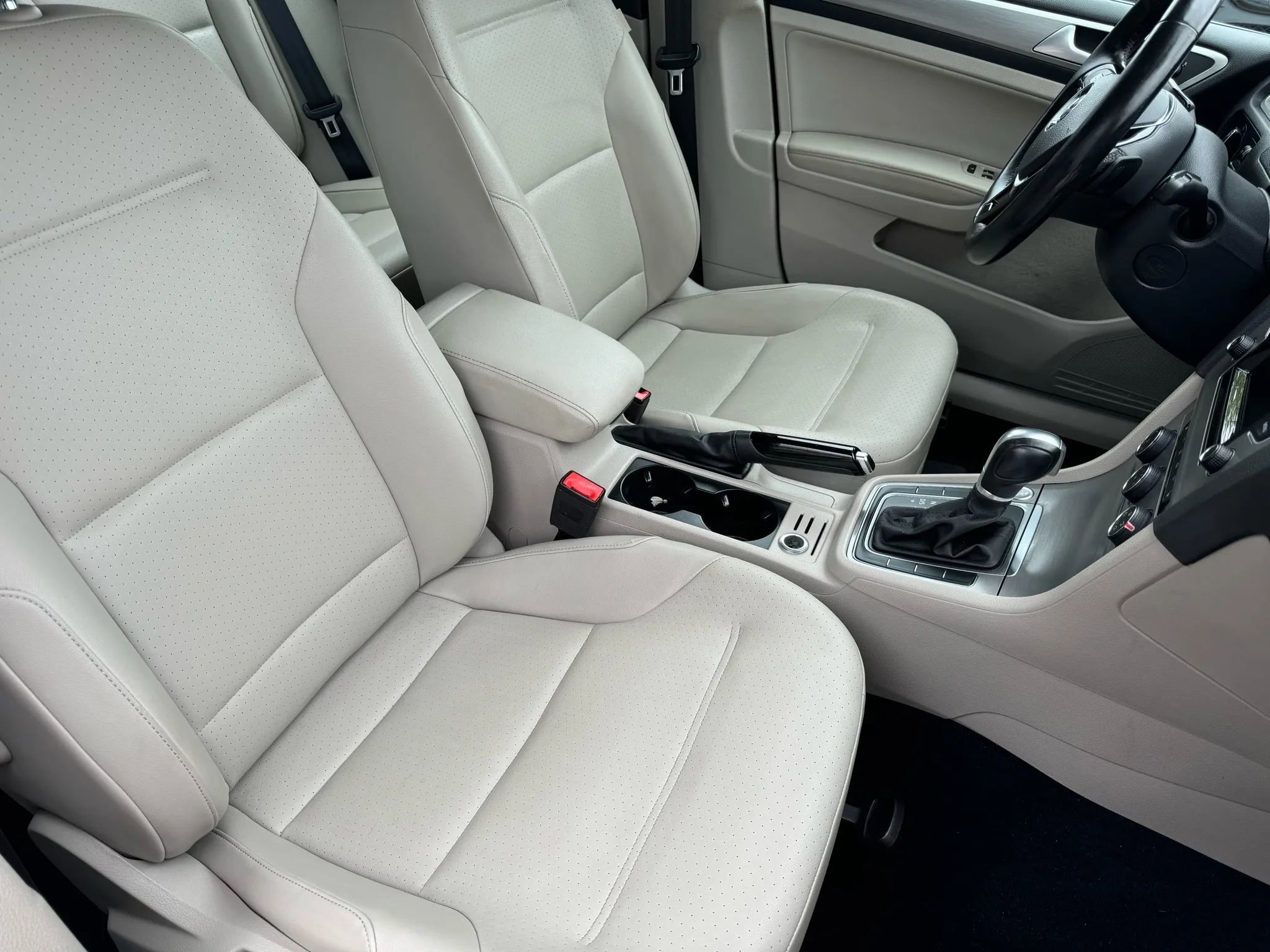 Used 2015 Volkswagen Golf SE image 20