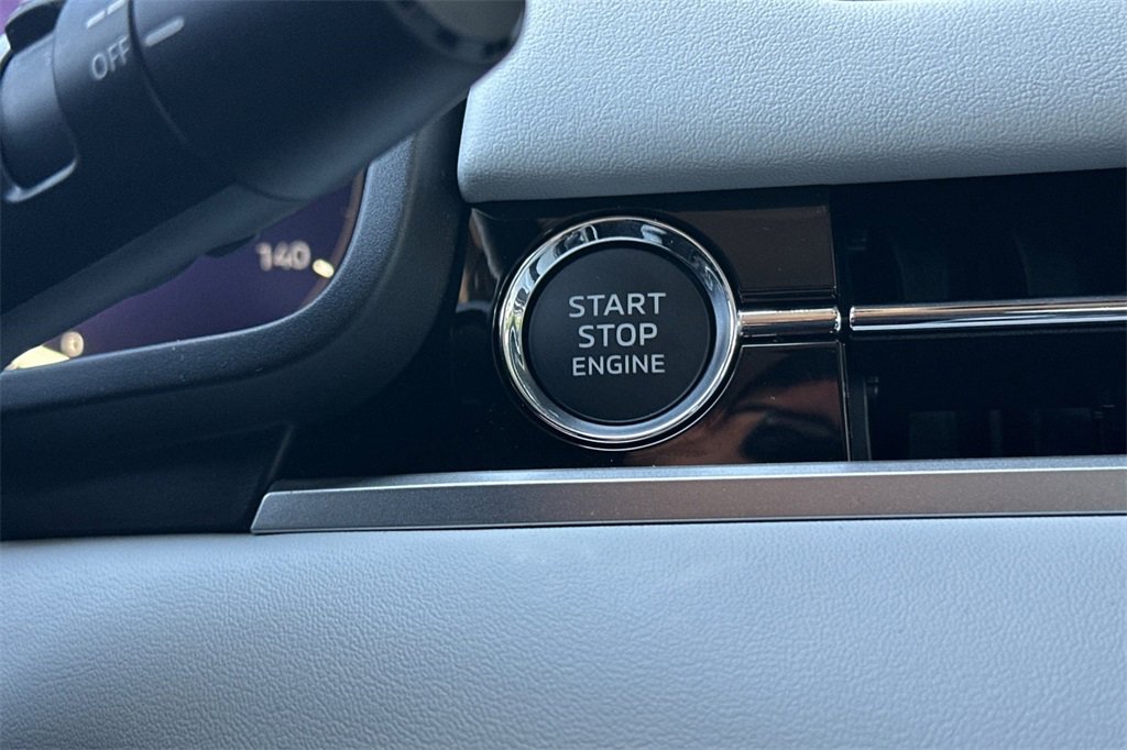 New 2025 Mitsubishi Outlander SEL image 23