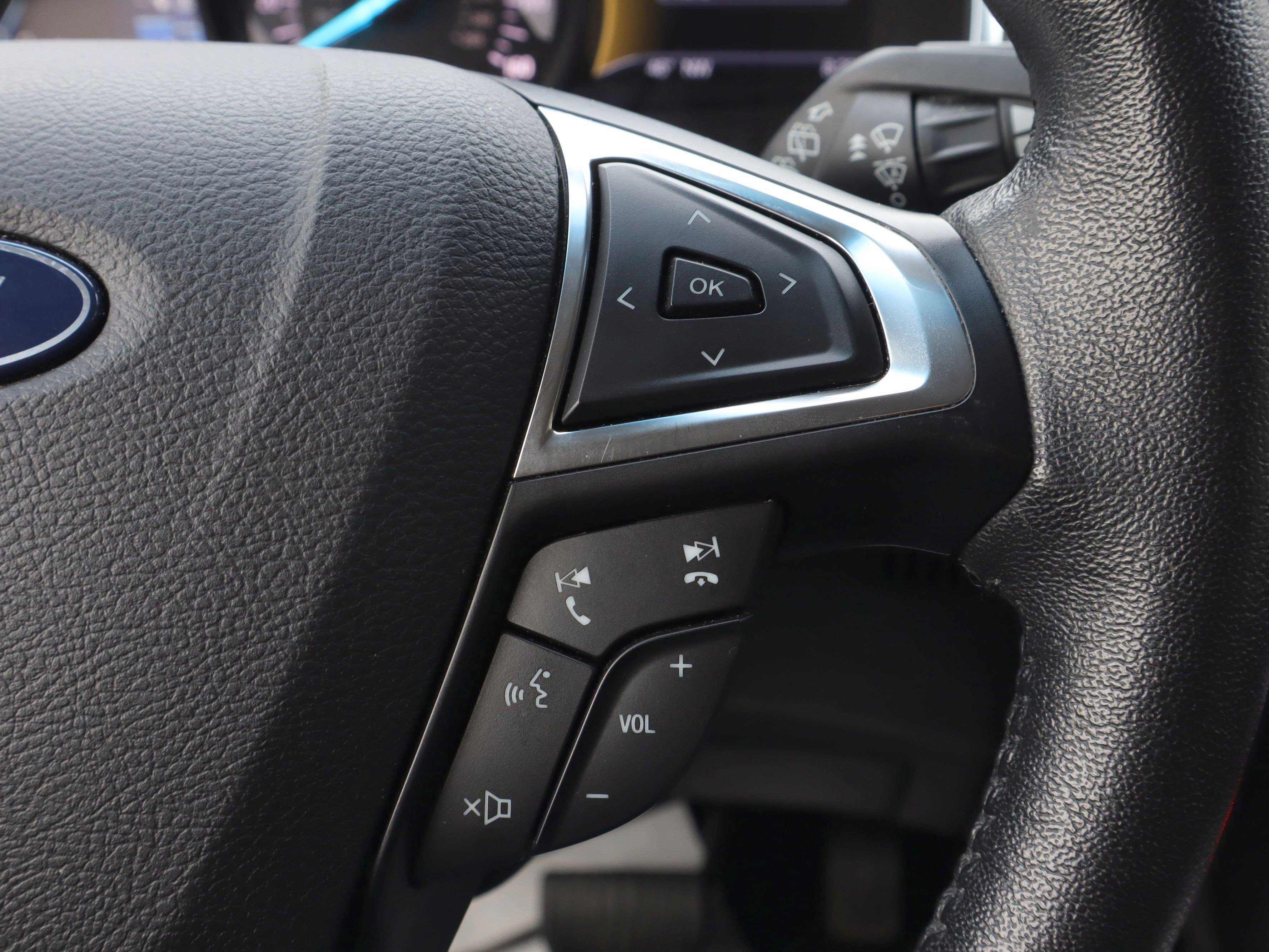 Used 2020 Ford Edge Titanium image 20