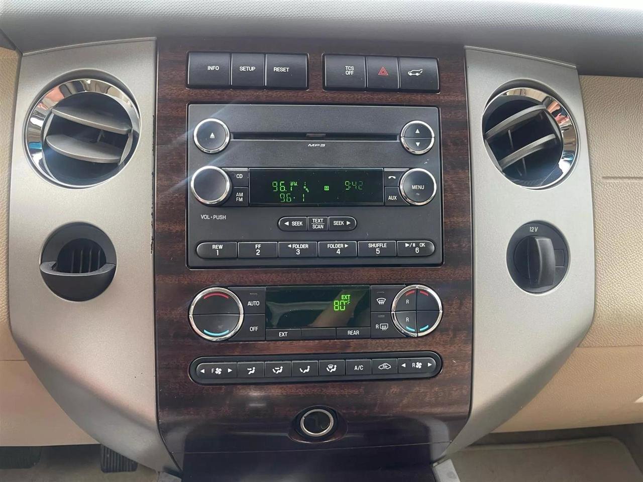 Used 2012 Ford Expedition XLT image 14