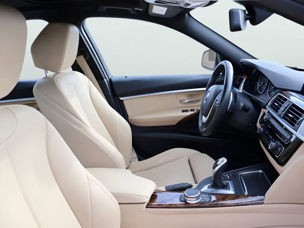 Used 2017 BMW 330i xDrive Sedan image 31