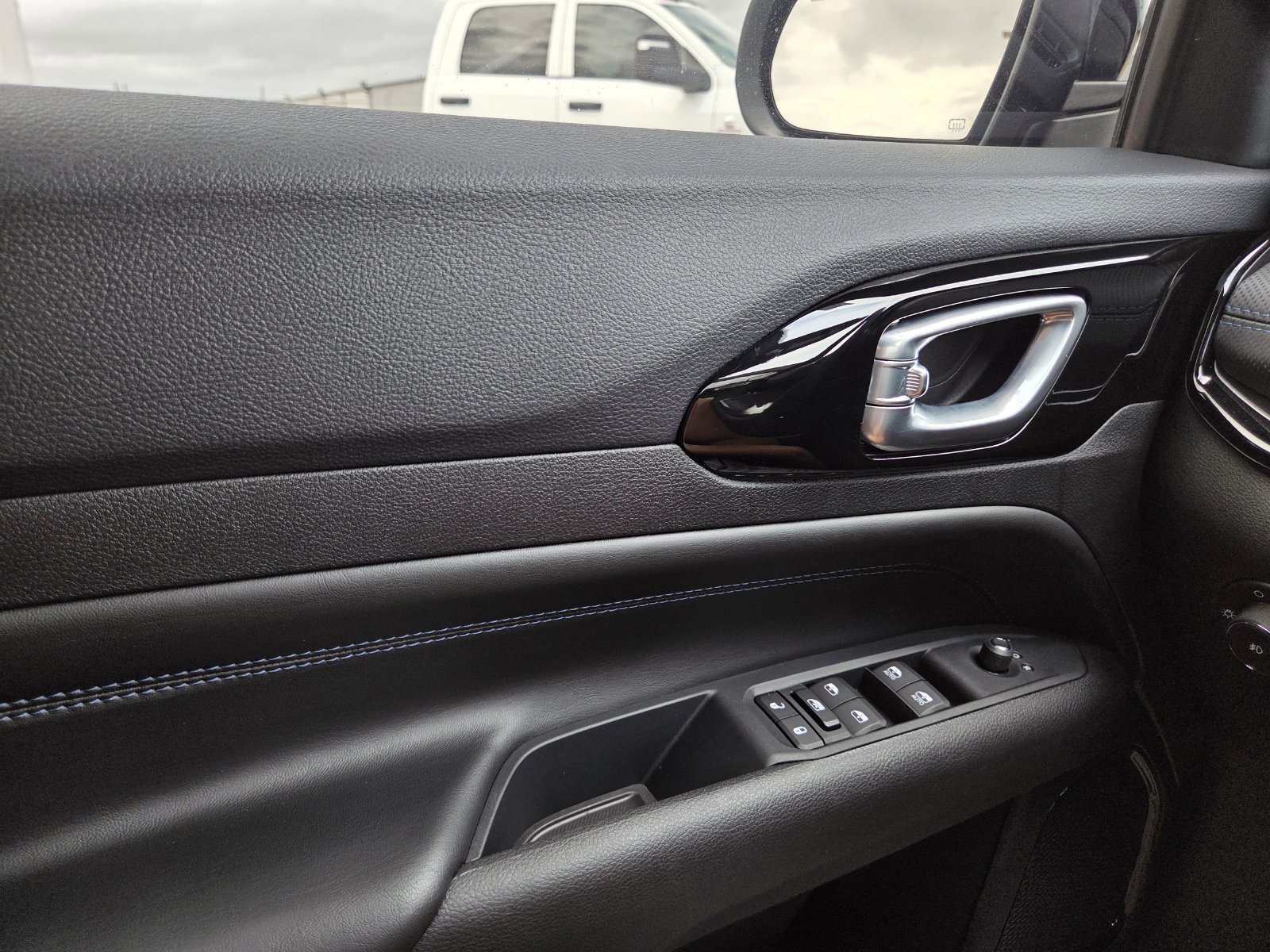 New 2026 Jeep Compass Latitude AWD/4WD image 38