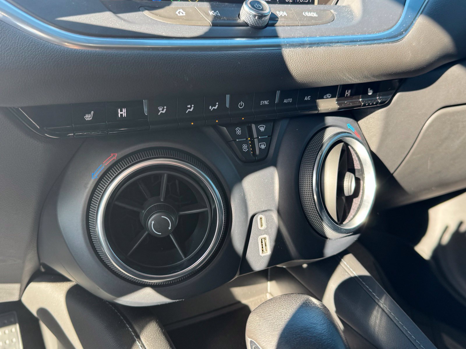 Used 2020 Chevrolet Blazer LT FWD image 20