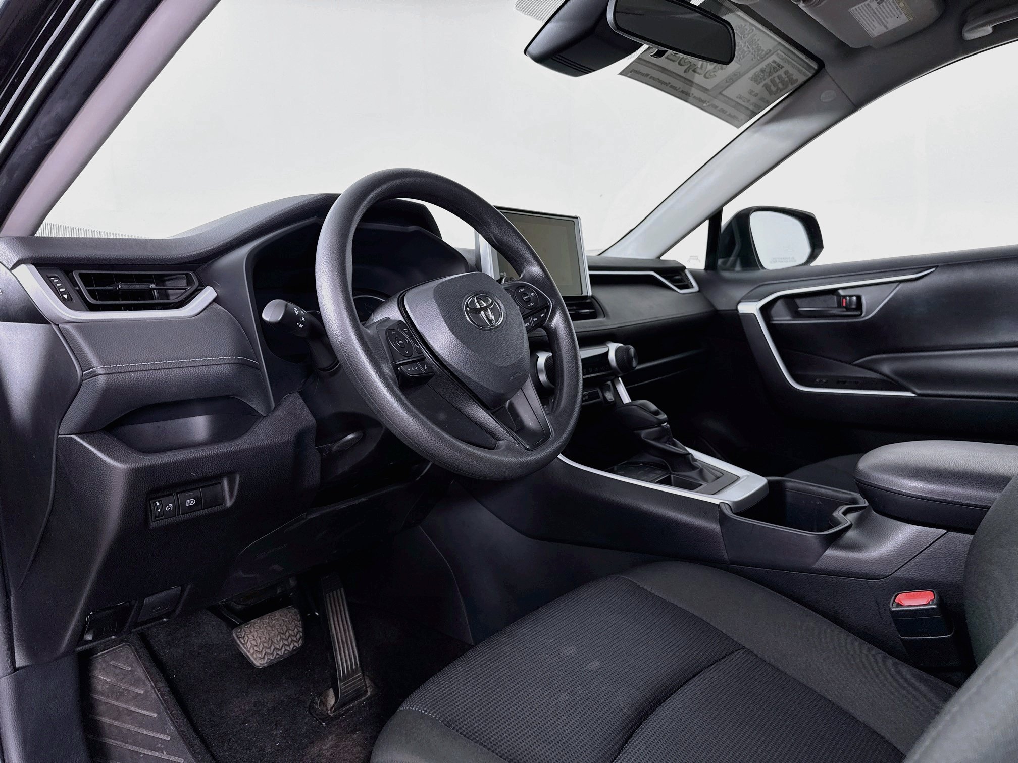 Certified 2025 Toyota RAV4 LE AWD/4WD image 9