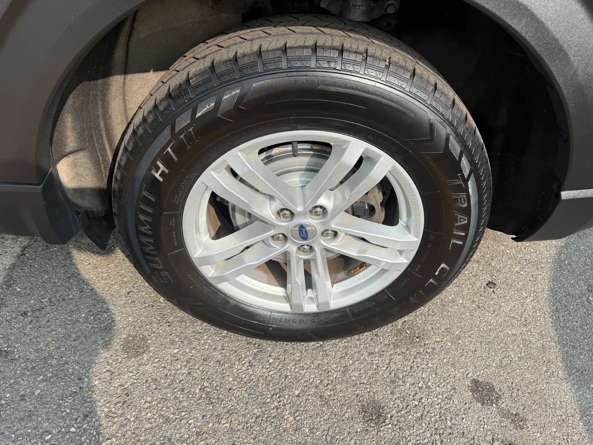 Used 2021 Ford Explorer XLT AWD/4WD image 9