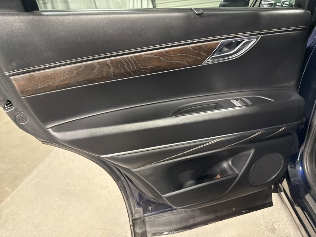 Used 2024 Genesis GV80 2.5T image 18