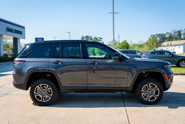 Used 2022 Jeep Grand Cherokee Trailhawk w/ Advanced Protech Group II image 21