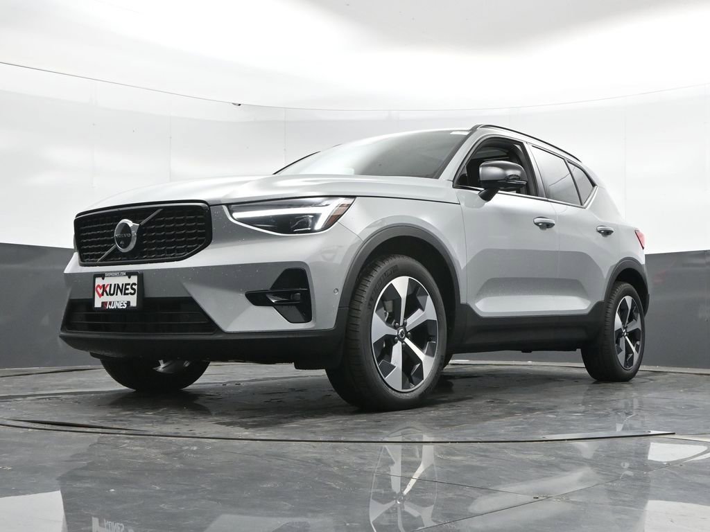 New 2026 Volvo XC40 B5 Plus w/ Protection Package Premier AWD/4WD image 42