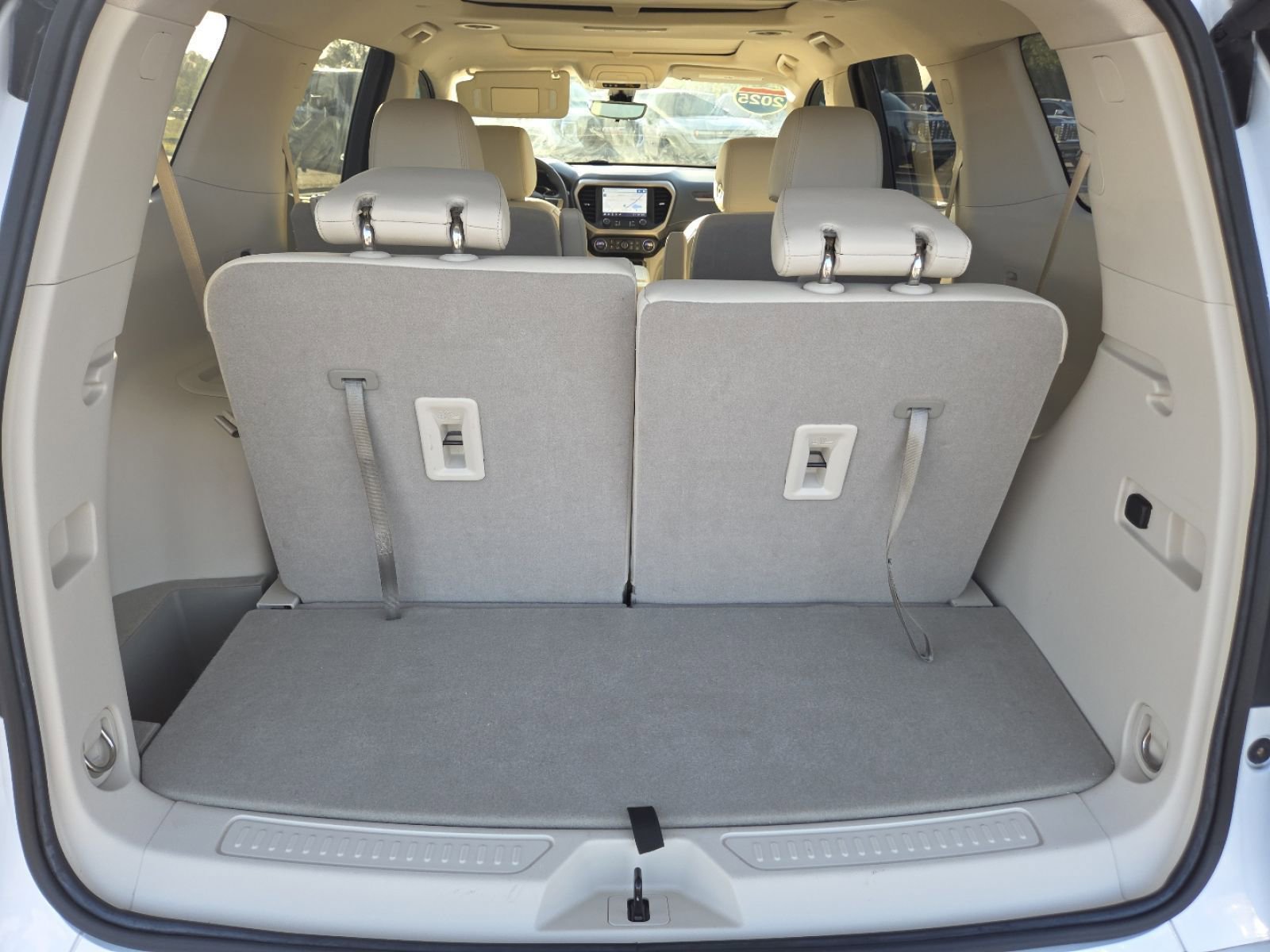 Used 2023 GMC Acadia Denali w/ Denali Technology Package FWD image 25