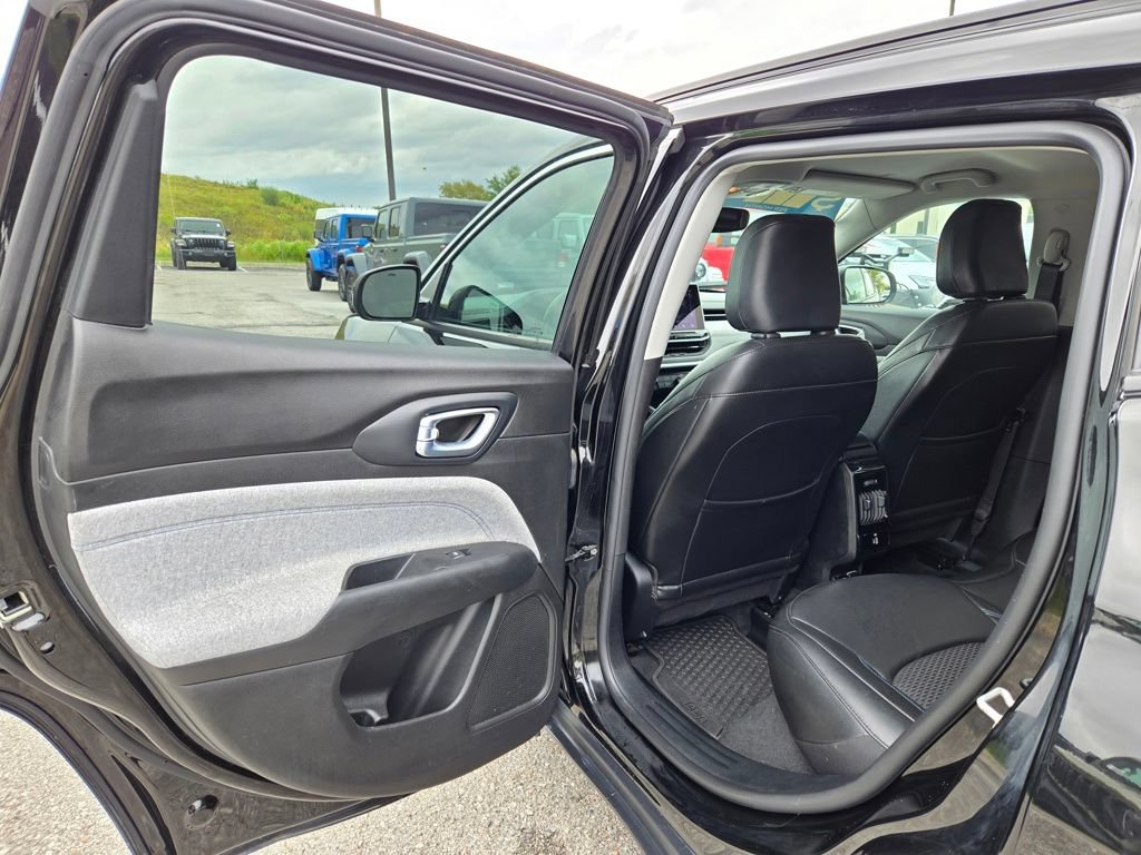 Used 2022 Jeep Compass Latitude w/ Convenience Group FWD image 28