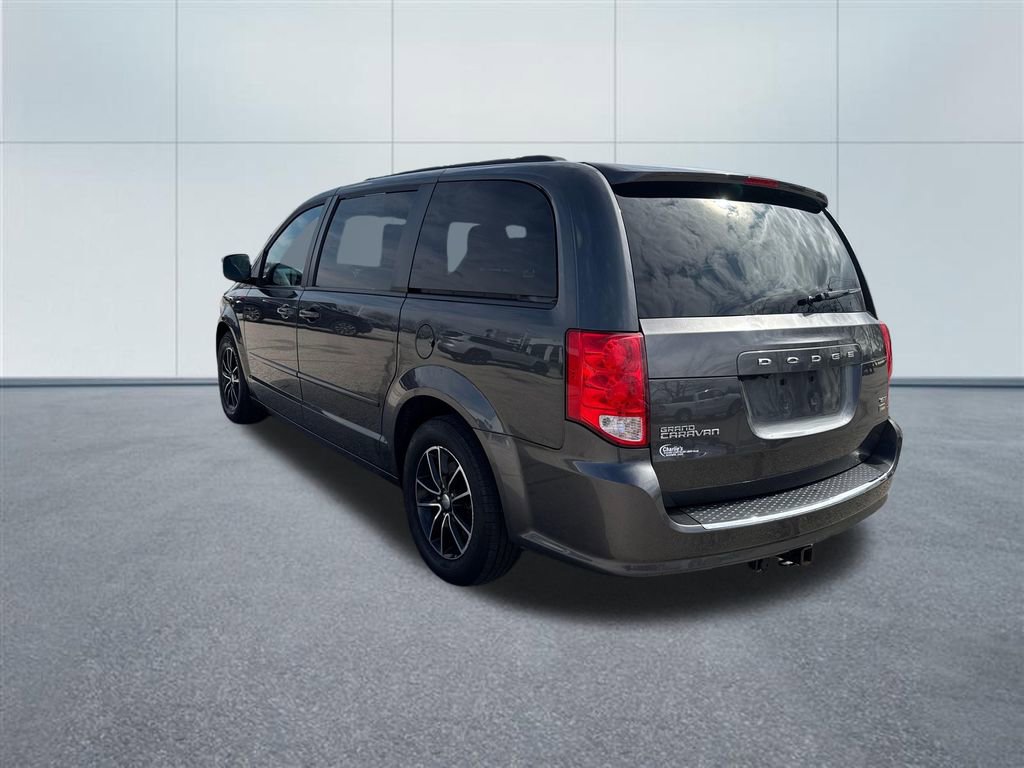 Used 2017 Dodge Grand Caravan GT image 3
