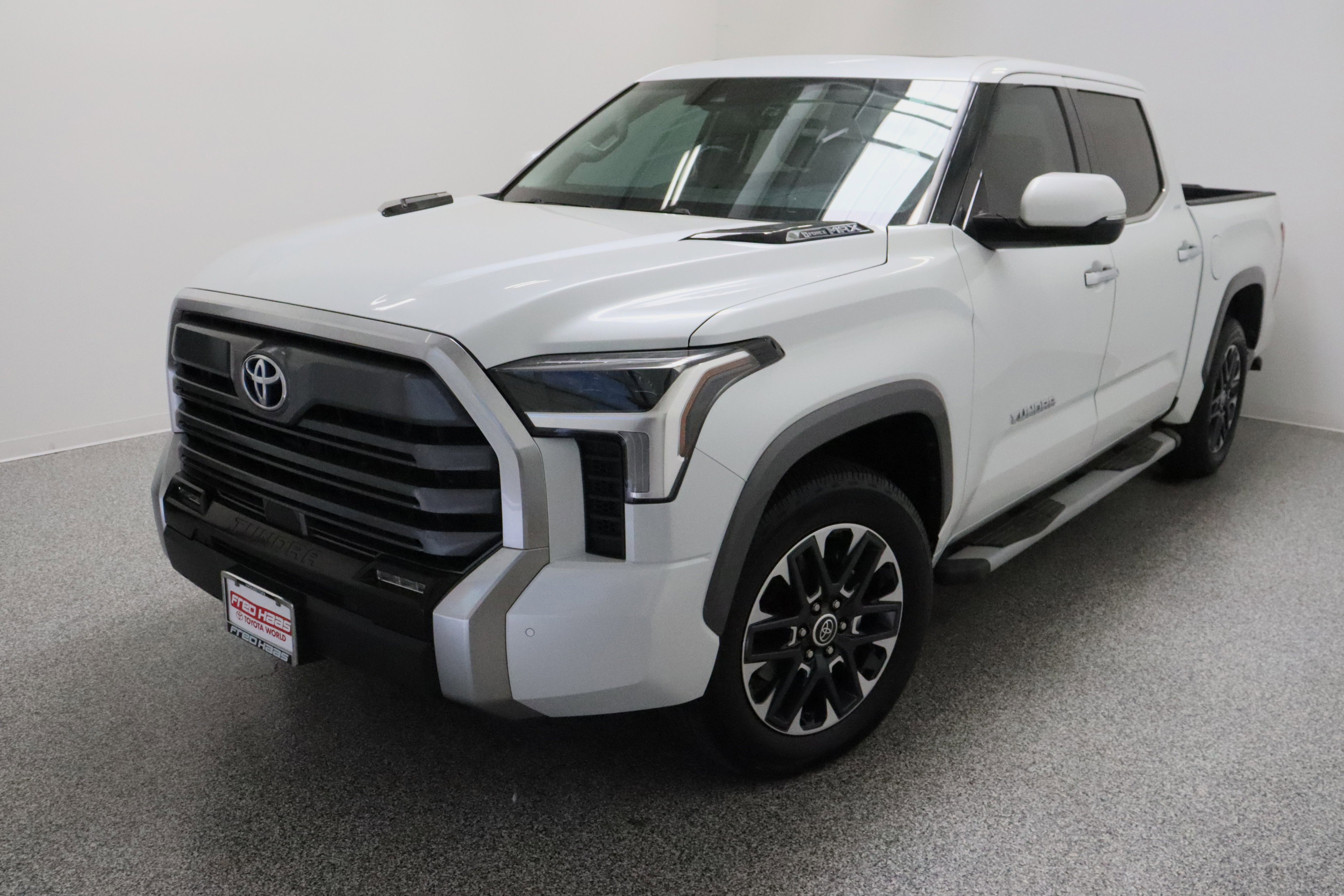 Used 2023 Toyota Tundra Limited w/ Power Package RWD image 2