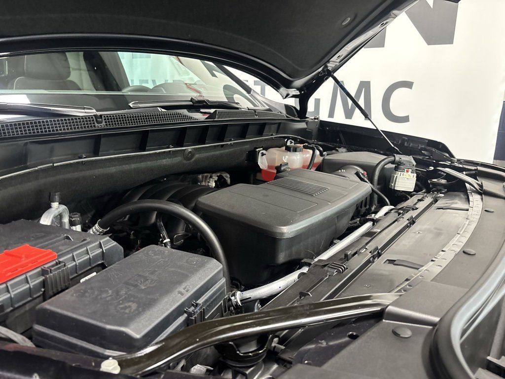 New 2026 Chevrolet Suburban Premier image 3