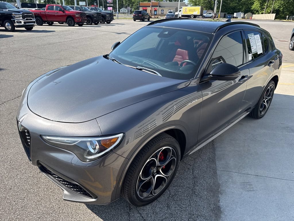 Used 2022 Alfa Romeo Stelvio Veloce AWD/4WD image 10