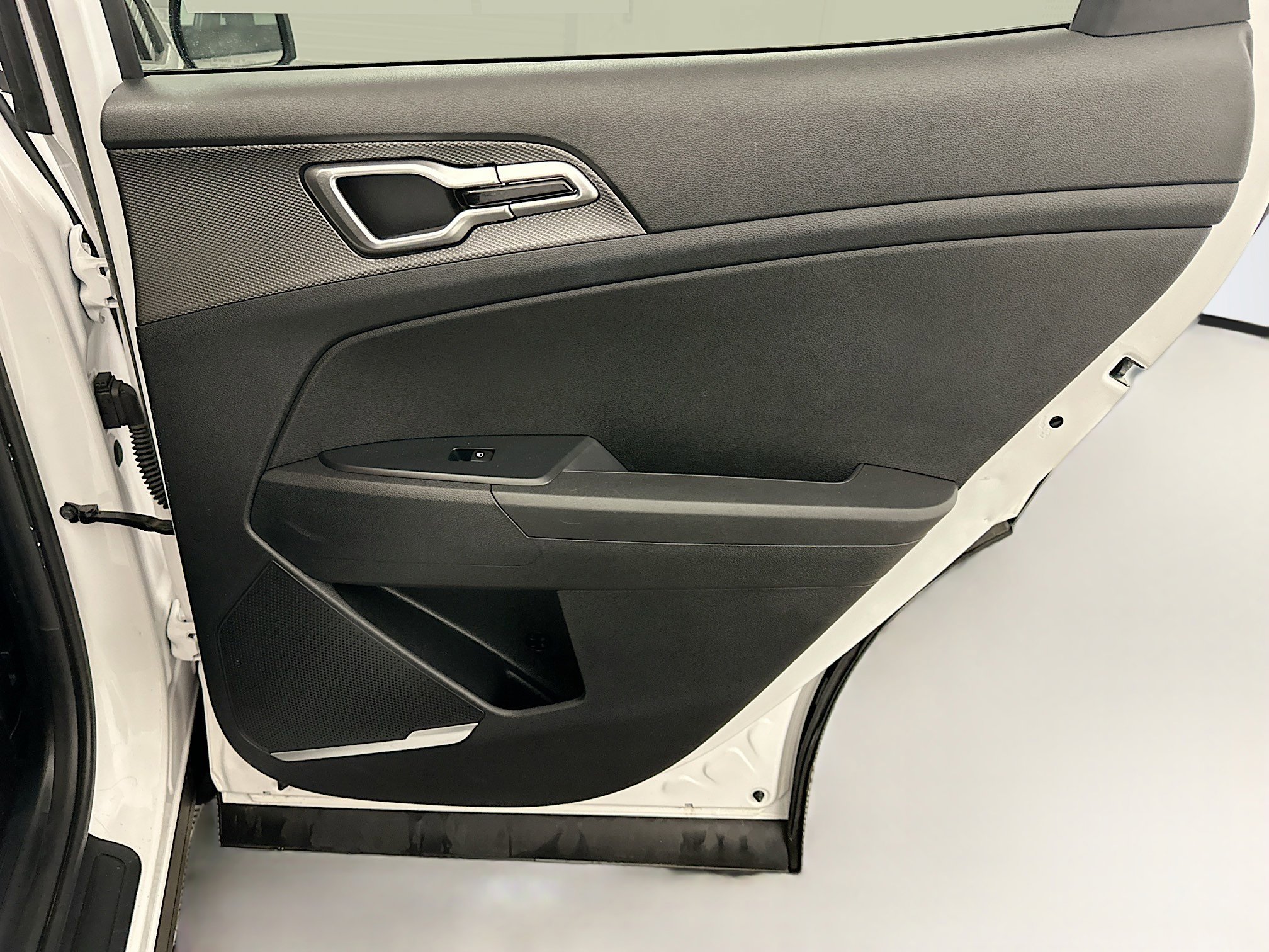 Used 2025 Kia Sportage LX image 30