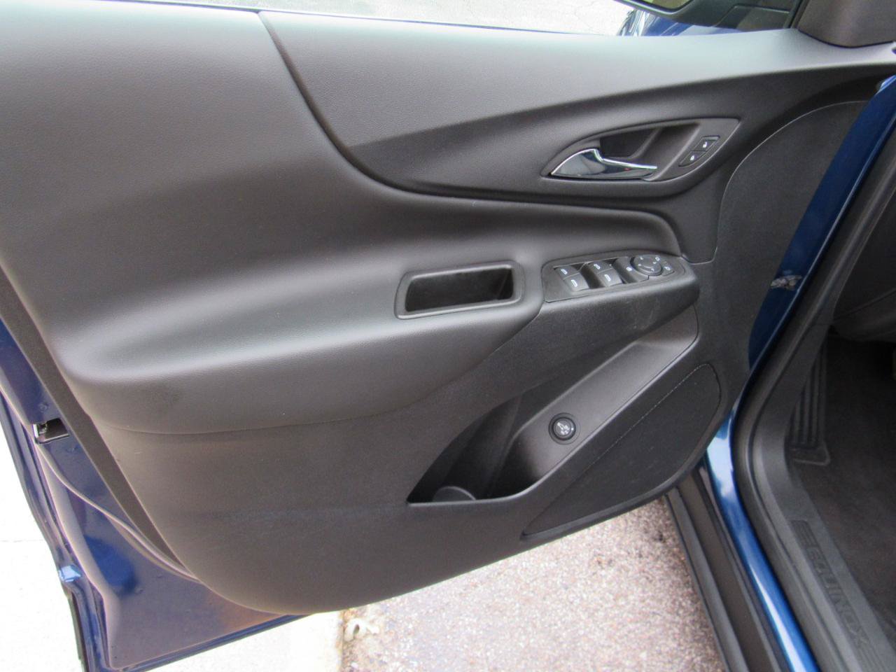 Used 2023 Chevrolet Equinox LT AWD/4WD image 15