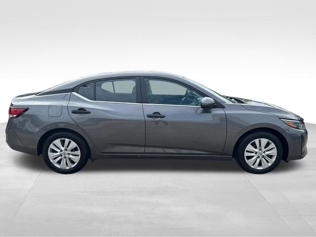 Used 2025 Nissan Sentra S image 11
