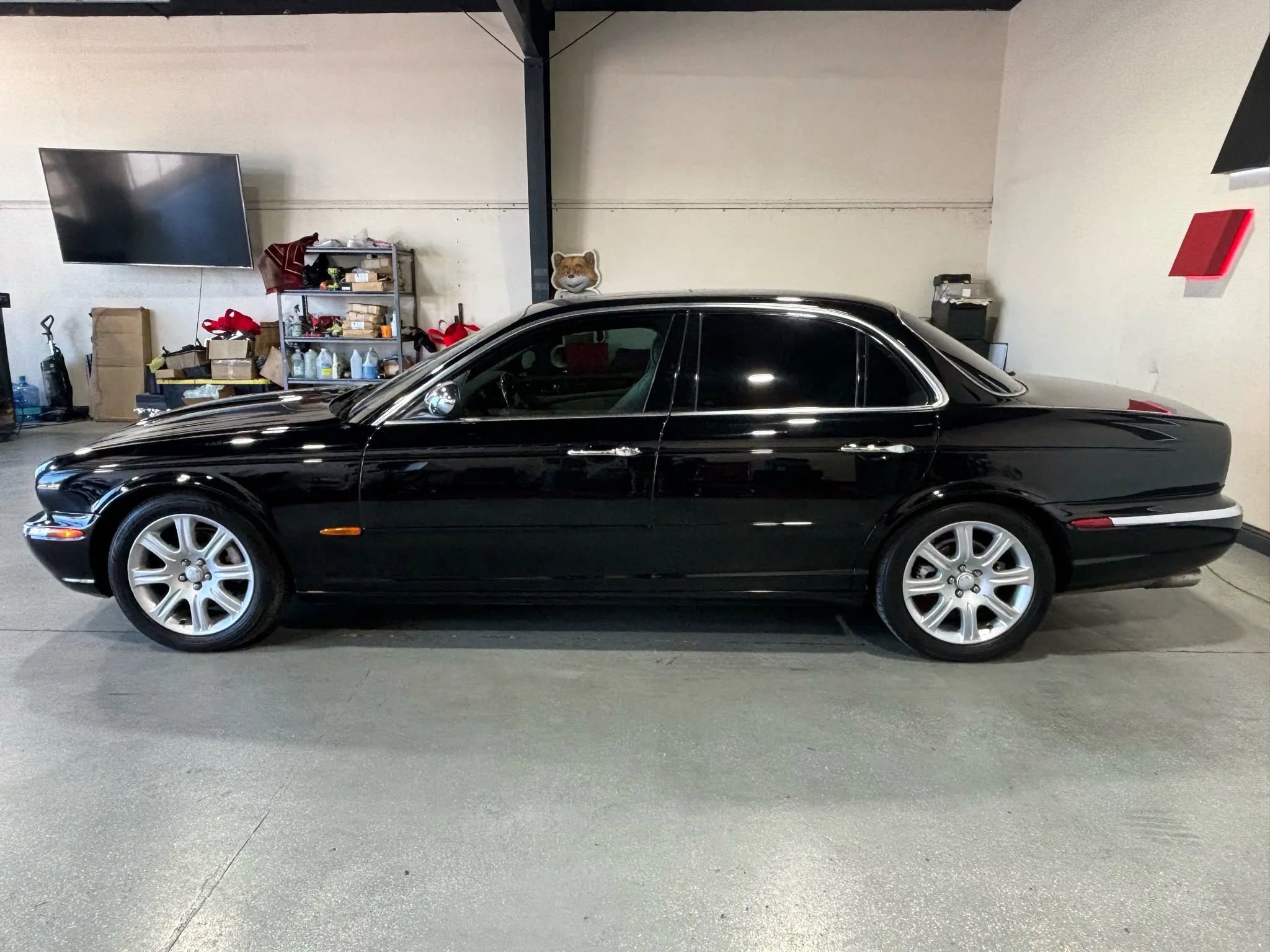 Used 2004 Jaguar XJ8 image 4