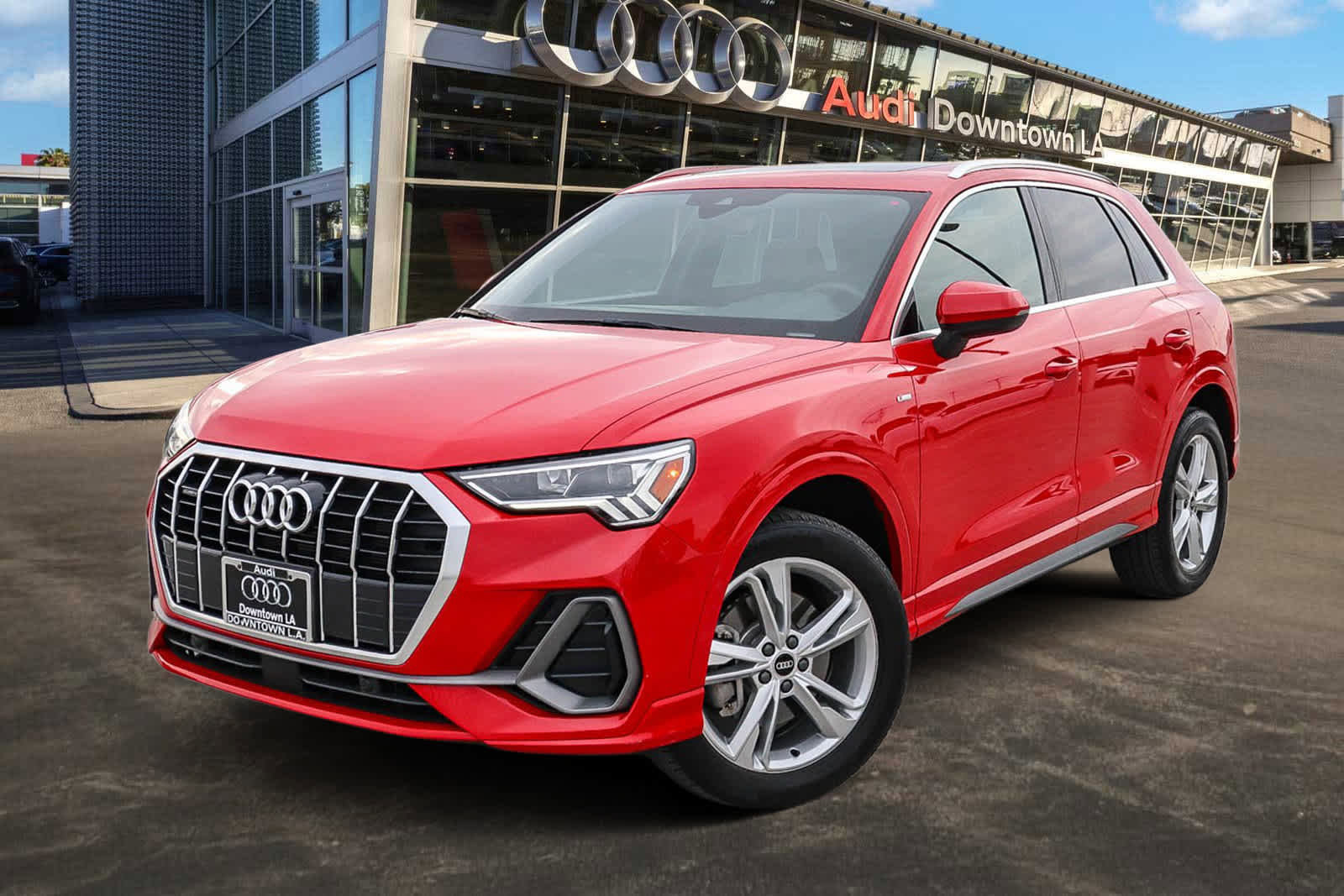 Used 2023 Audi Q3 2.0T Premium w/ 19" Wheel Package image 1