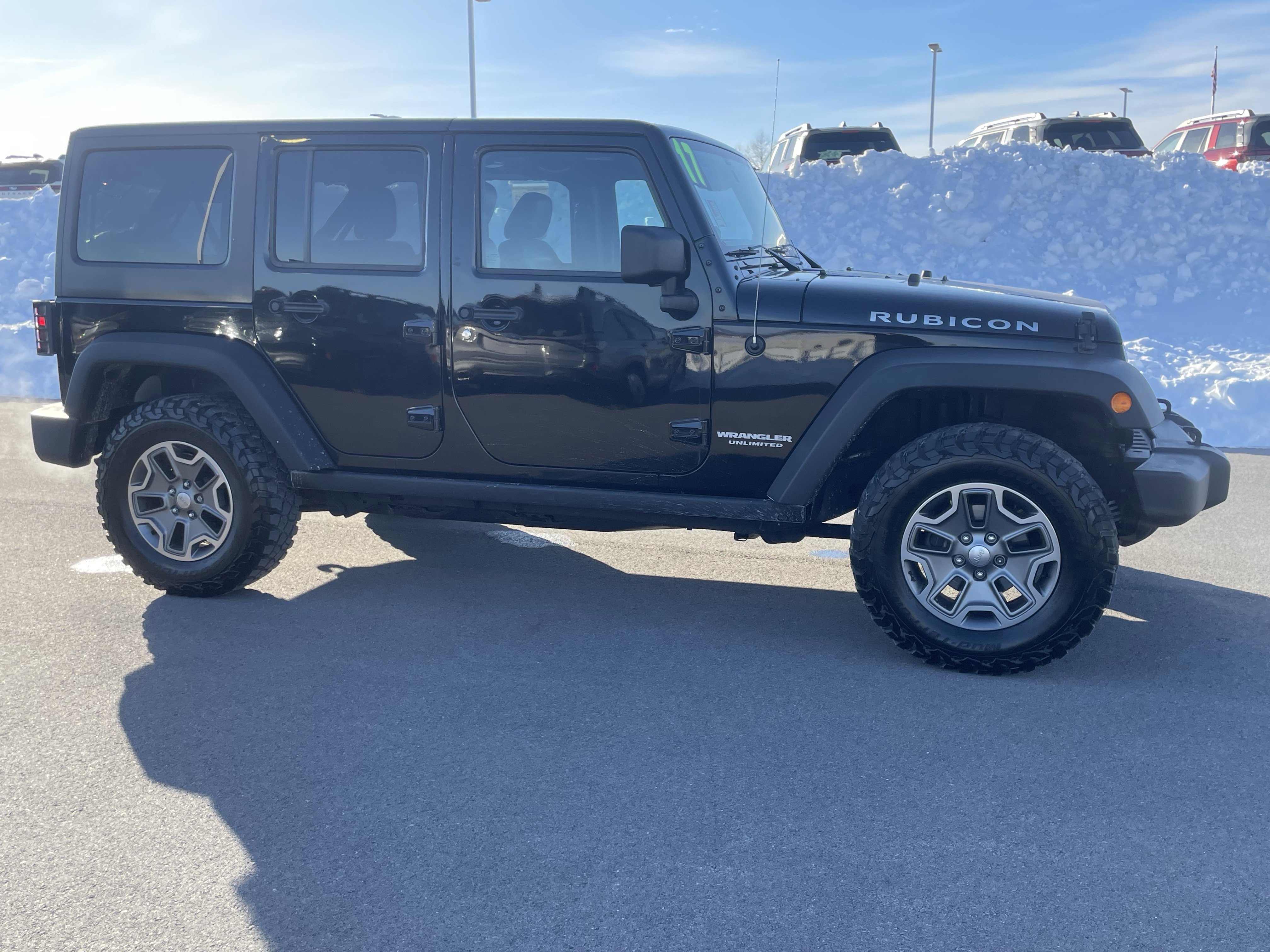 Used 2017 Jeep Wrangler Unlimited Rubicon w/ Connectivity Group image 2