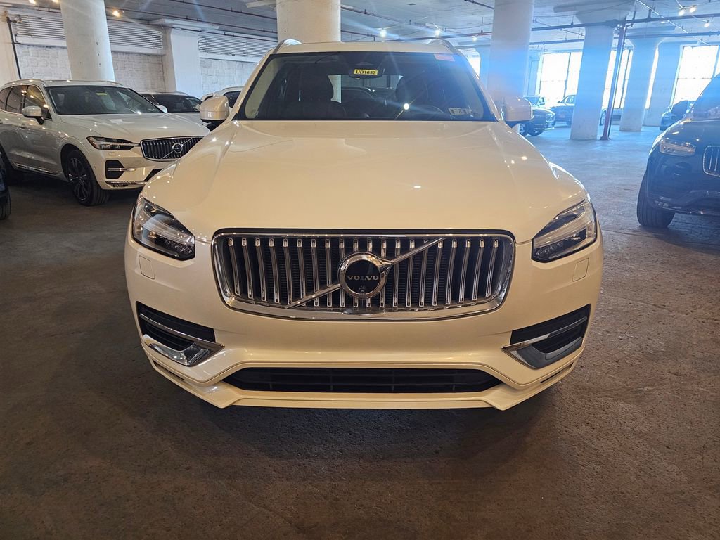Certified 2024 Volvo XC90 T8 Ultimate w/ Lounge Package image 6