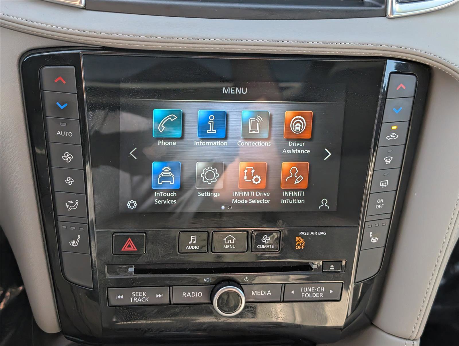 Used 2023 INFINITI QX50 Luxe image 31