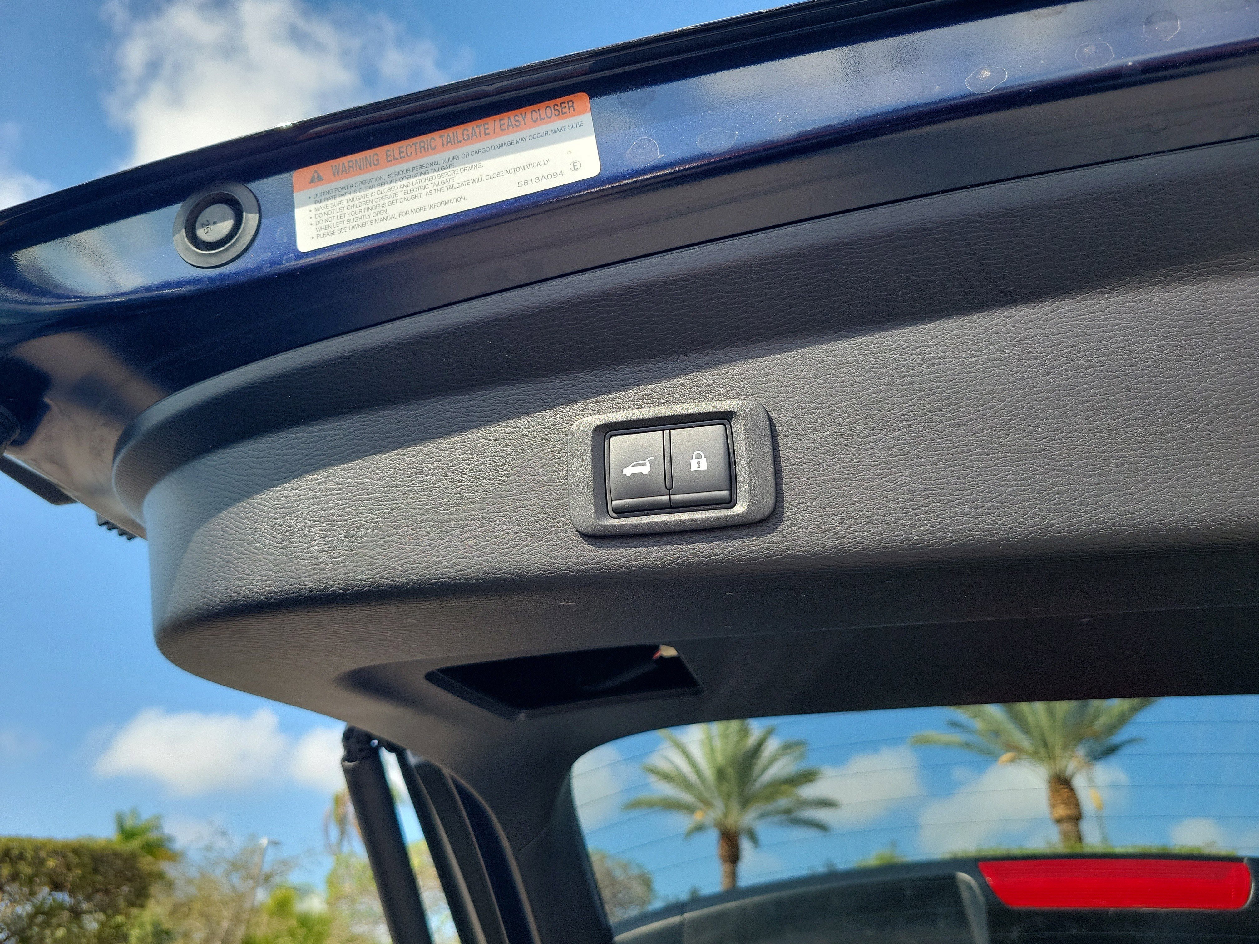 Used 2025 Mitsubishi Outlander AWD image 6