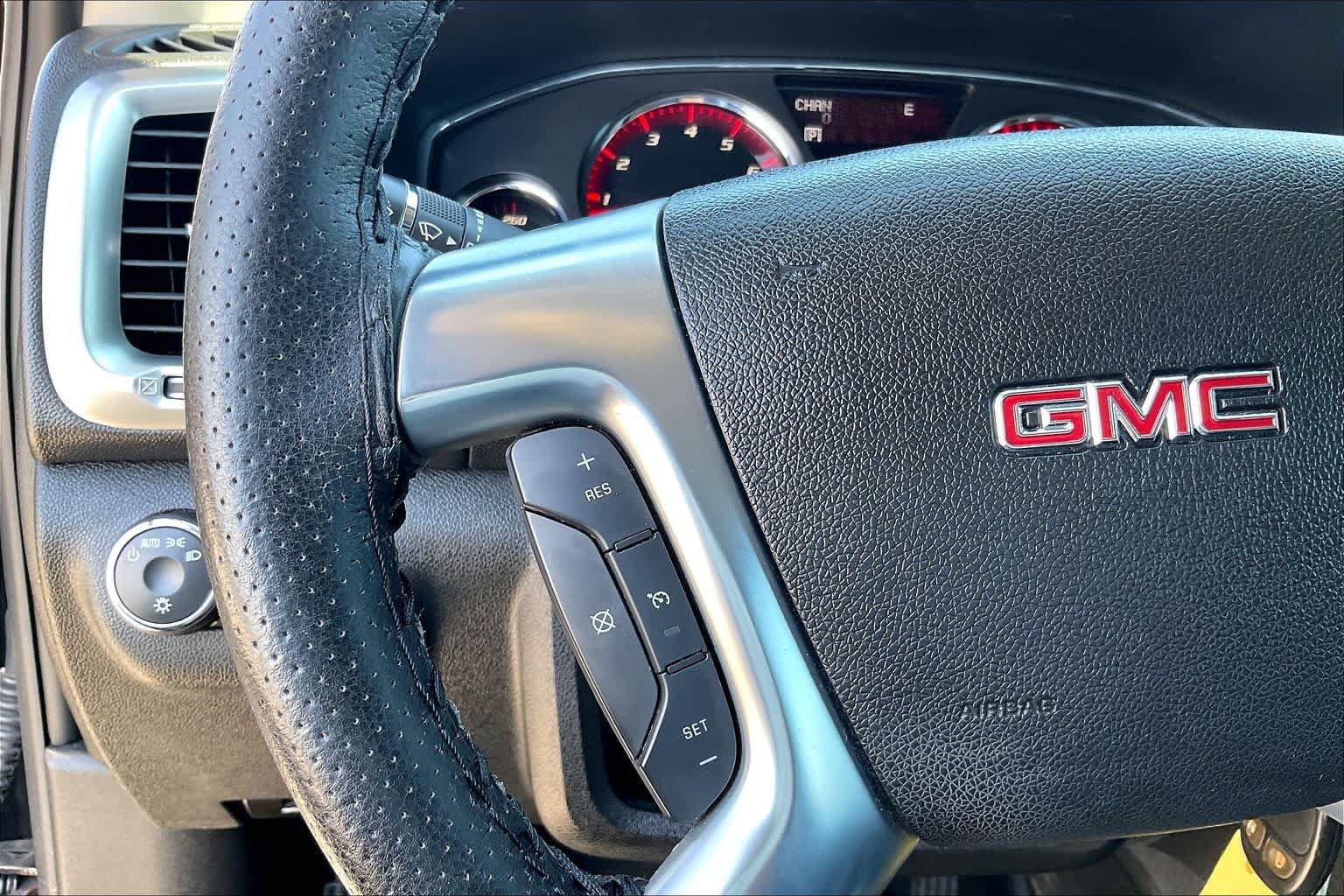 Used 2016 GMC Acadia SLE FWD image 23