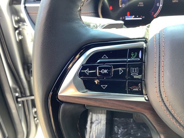 Used 2024 Jeep Grand Cherokee Summit AWD/4WD image 13