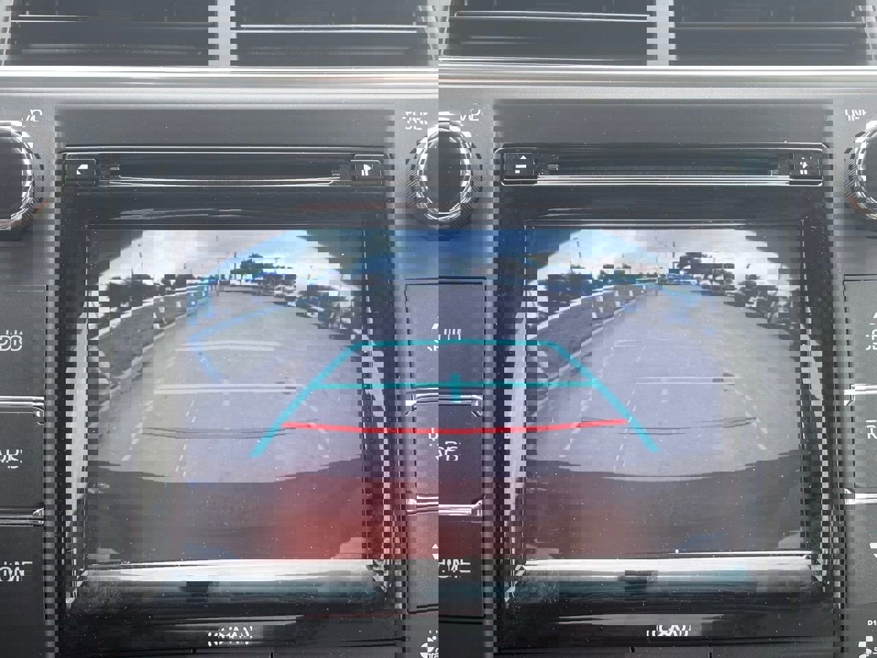 Used 2016 Toyota Camry XLE image 10