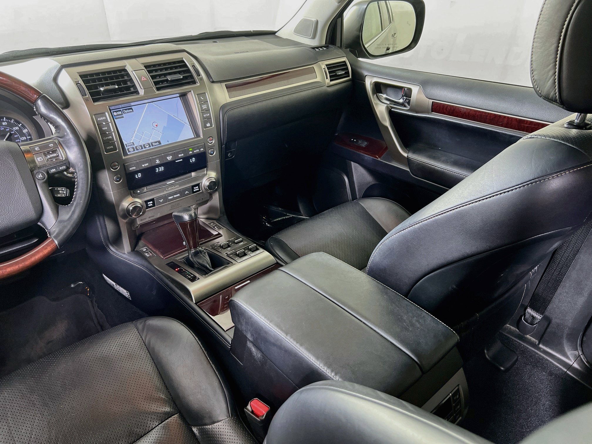 Used 2017 Lexus GX 460 Luxury AWD/4WD image 24