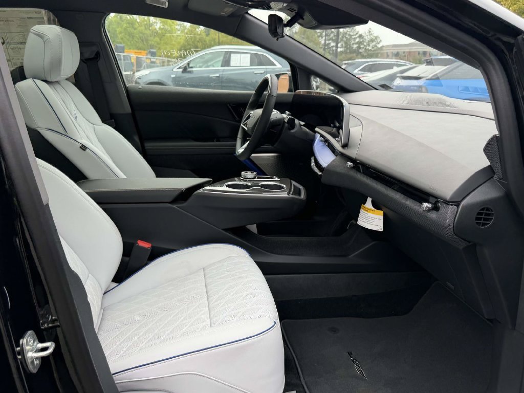 New 2026 Cadillac Optiq V AWD/4WD image 10