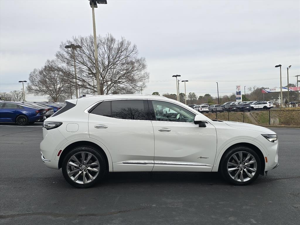 Used 2022 Buick Envision Avenir w/ Technology Package II image 2