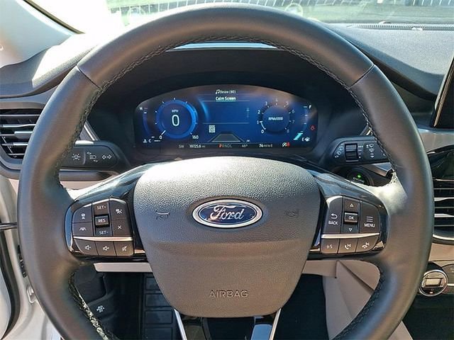 Used 2021 Ford Escape Titanium image 22