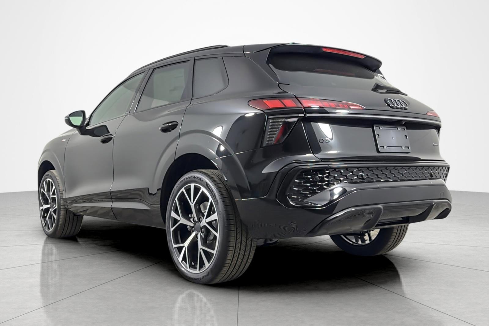 New 2026 Audi Q3 quattro 2.0T AWD/4WD image 4