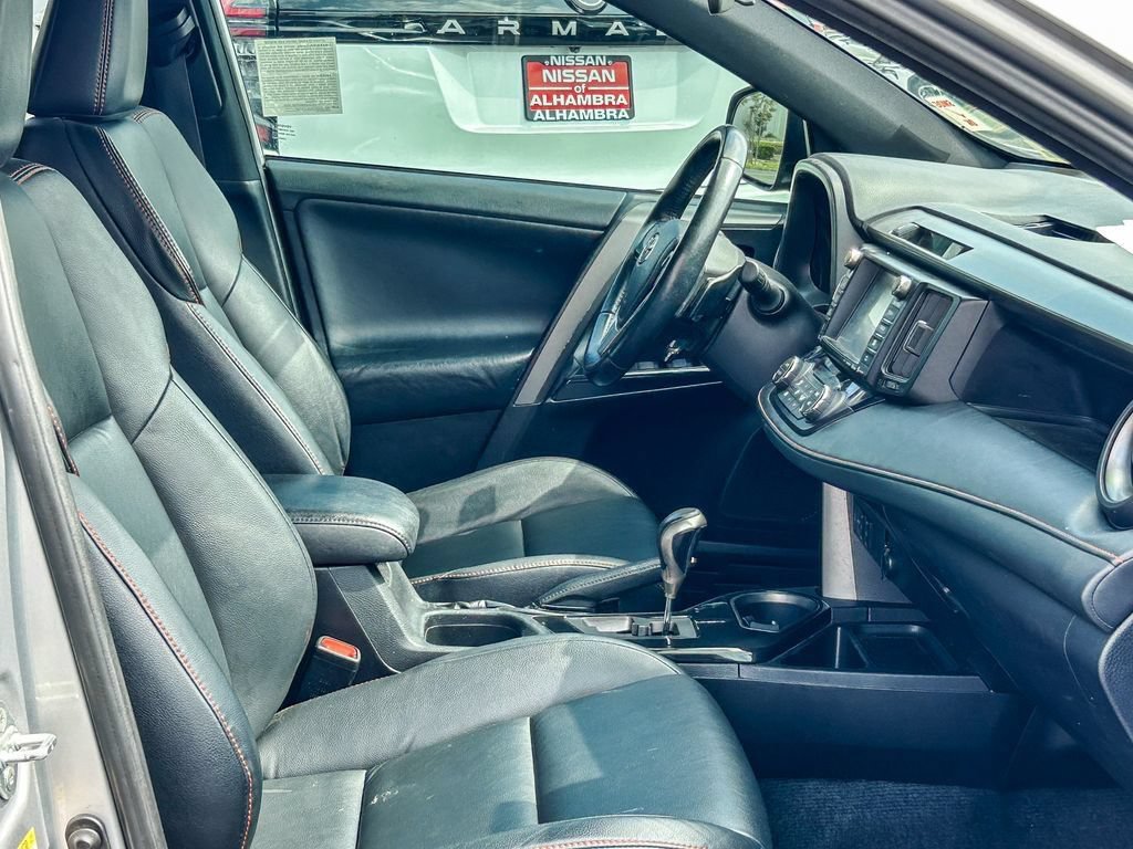Used 2016 Toyota RAV4 SE FWD image 17