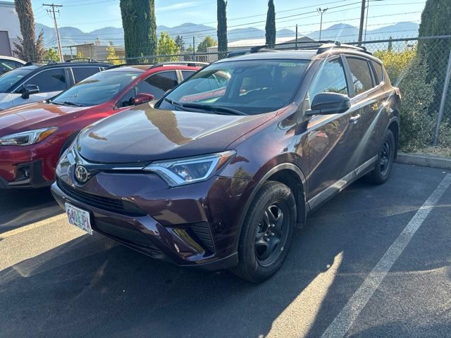 Used 2017 Toyota RAV4 LE AWD/4WD image 4