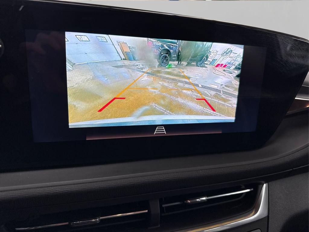 Used 2024 Buick Envista Preferred image 28