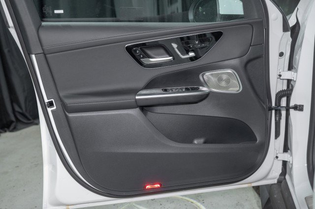 New 2026 Mercedes-Benz GLC 350e 4MATIC image 9