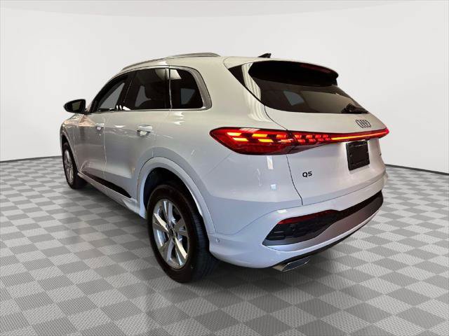 Used 2025 Audi Q5 Premium w/ Convenience Package AWD/4WD image 2
