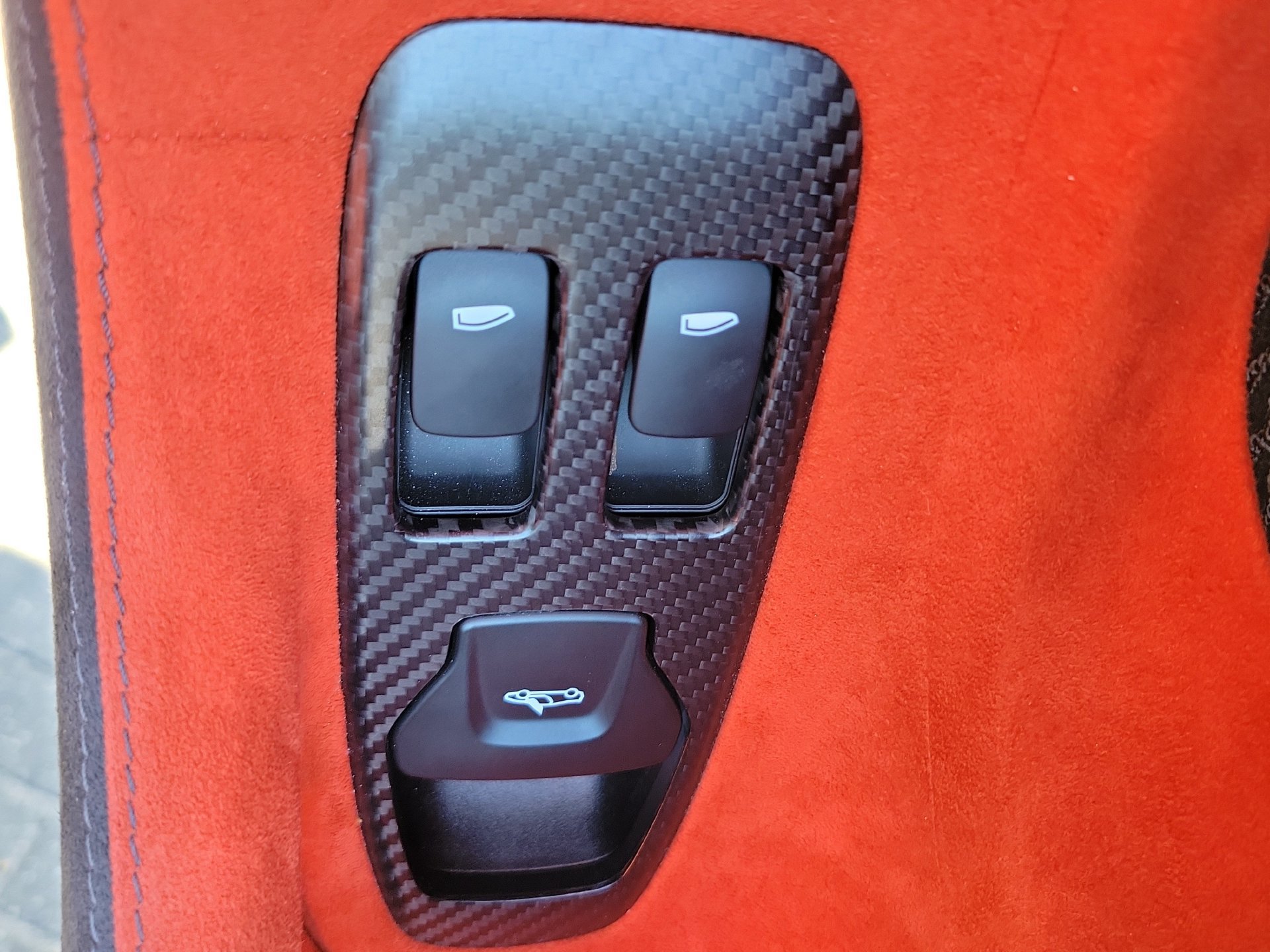 Used 2019 McLaren 600LT RWD image 13