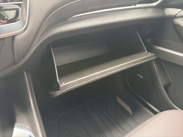 Used 2023 Chevrolet Traverse High Country image 36