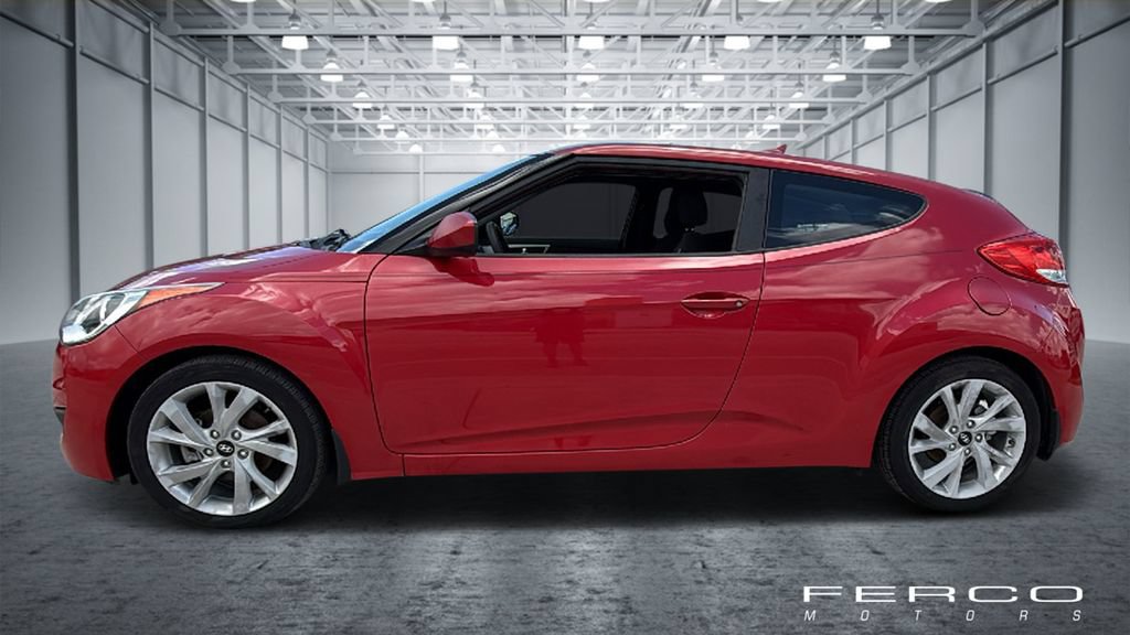 Used 2016 Hyundai Veloster FWD image 2